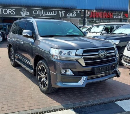 Toyota Land Cruiser VXR 2021 — OneClickDrive