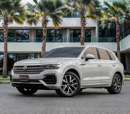 Volkswagen Touareg 2023 — OneClickDrive