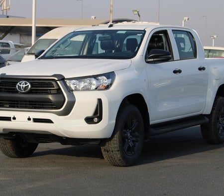Toyota Hilux 2025 — OneClickDrive