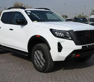 Nissan Navara 2025 — OneClickDrive