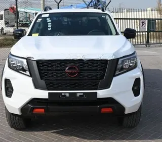 Nissan Navara 2025 — OneClickDrive
