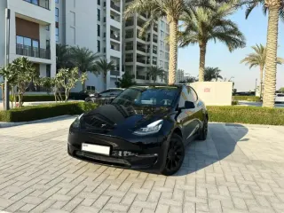 Tesla Model Y 2022 — Auto Trader UAE