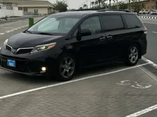 Toyota Sienna 2018 — Auto Trader UAE