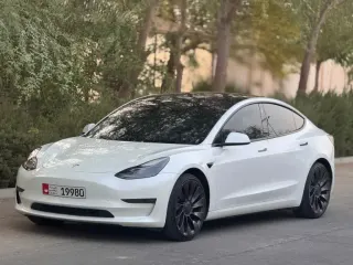 Tesla Model 3 2021 — Auto Trader UAE