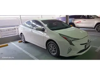Toyota Prius 2017 — Auto Trader UAE
