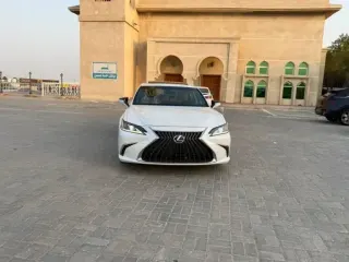 Lexus ES 300 2023 — Auto Trader UAE