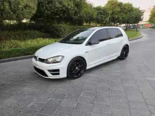 Volkswagen Golf R 2017 — Auto Trader UAE