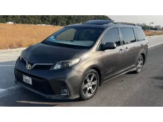 Toyota Sienna 2017 — Auto Trader UAE