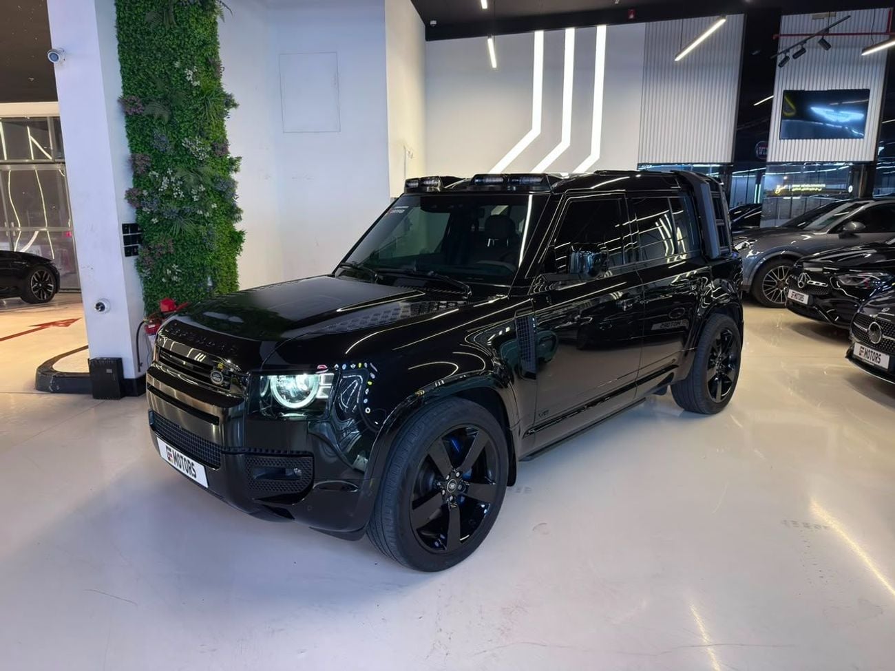 Land Rover Defender 110 HSE 2025 — DubiCars
