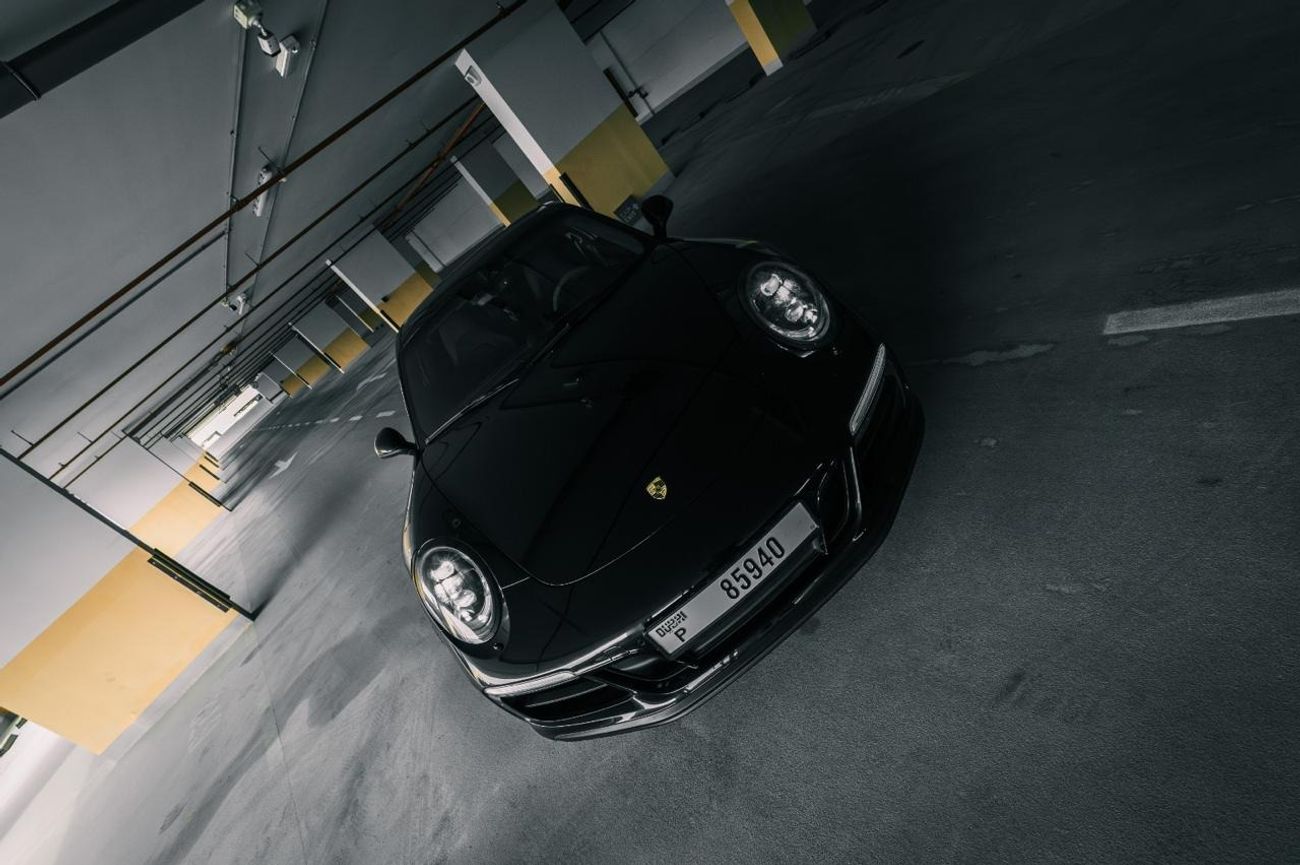 Porsche 911 2018 — DubiCars