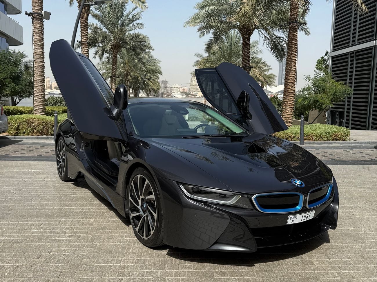 BMW I8 2015 — DubiCars