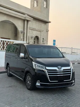تويوتا Granvia 2023