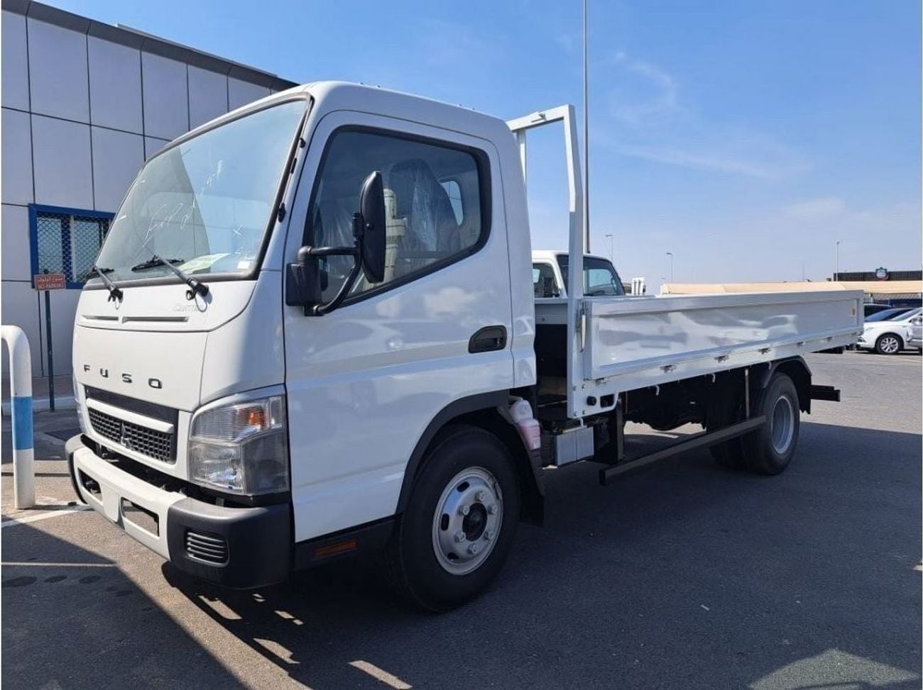 Mitsubishi Canter 2025 — DubiCars