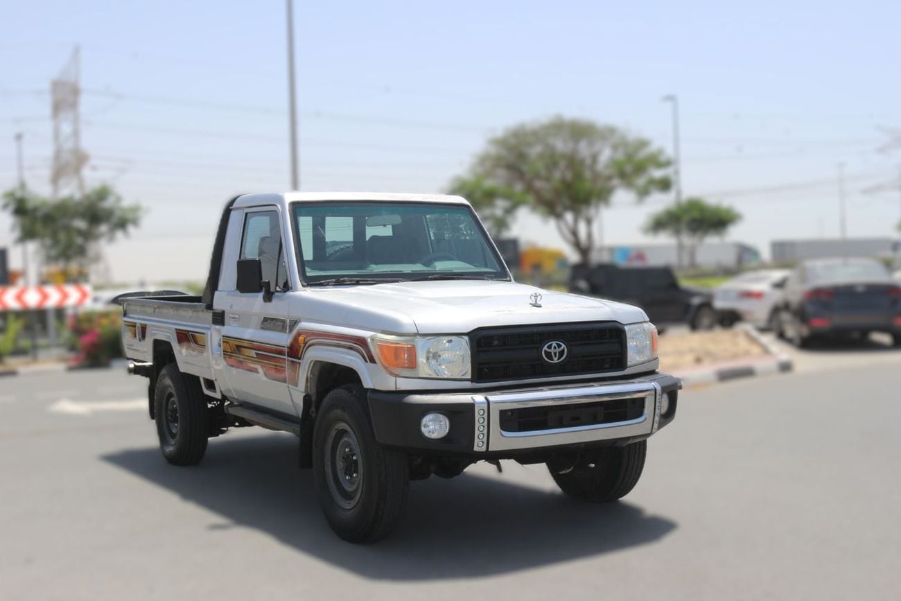 Toyota Land Cruiser Pickup 2010 — DubiCars