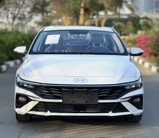 Hyundai Elantra 2025