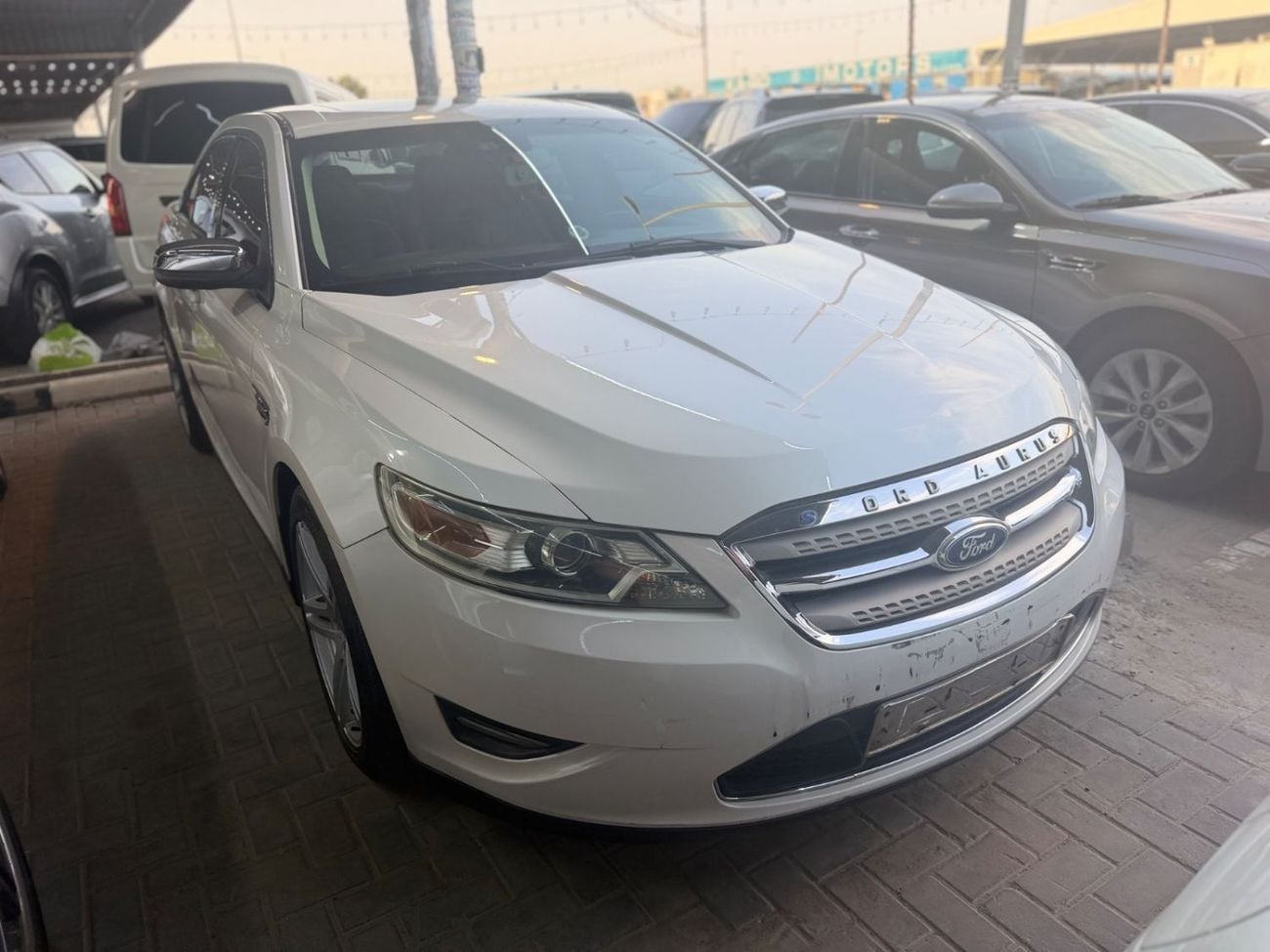 Ford Taurus 2011 — DubiCars