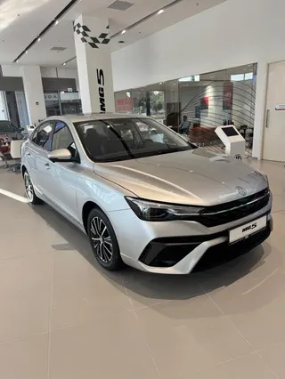 إم جي 5 2025