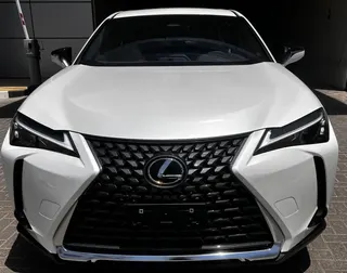 Lexus UX 2025