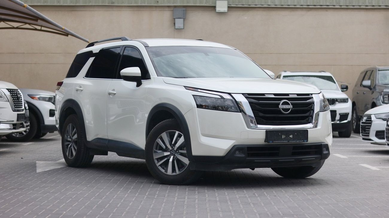 Nissan Pathfinder 2024 — DubiCars