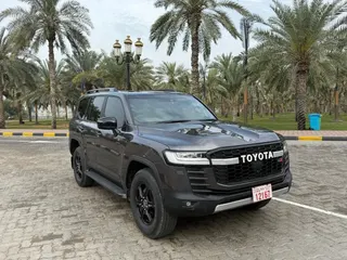 تويوتا لاند كروزر GR Sport 2024