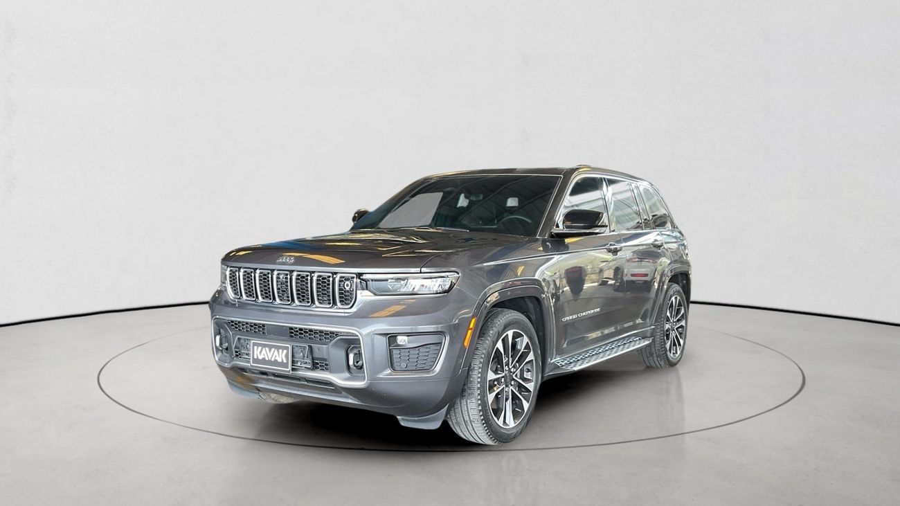 Jeep Grand Cherokee 2023 — DubiCars