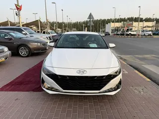 Hyundai Elantra 2022