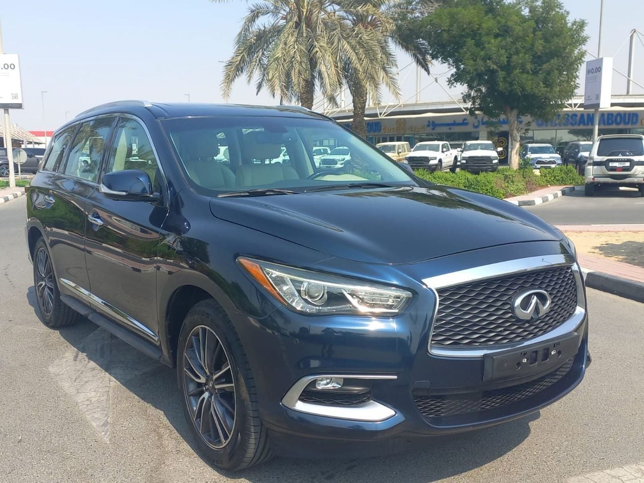 Infiniti QX60 2016 — DubiCars