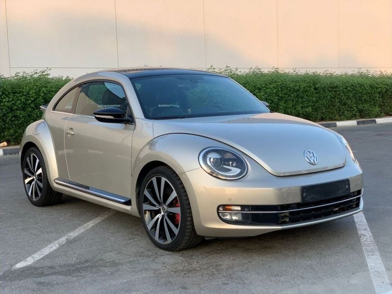 Volkswagen Beetle 2015 — DubiCars