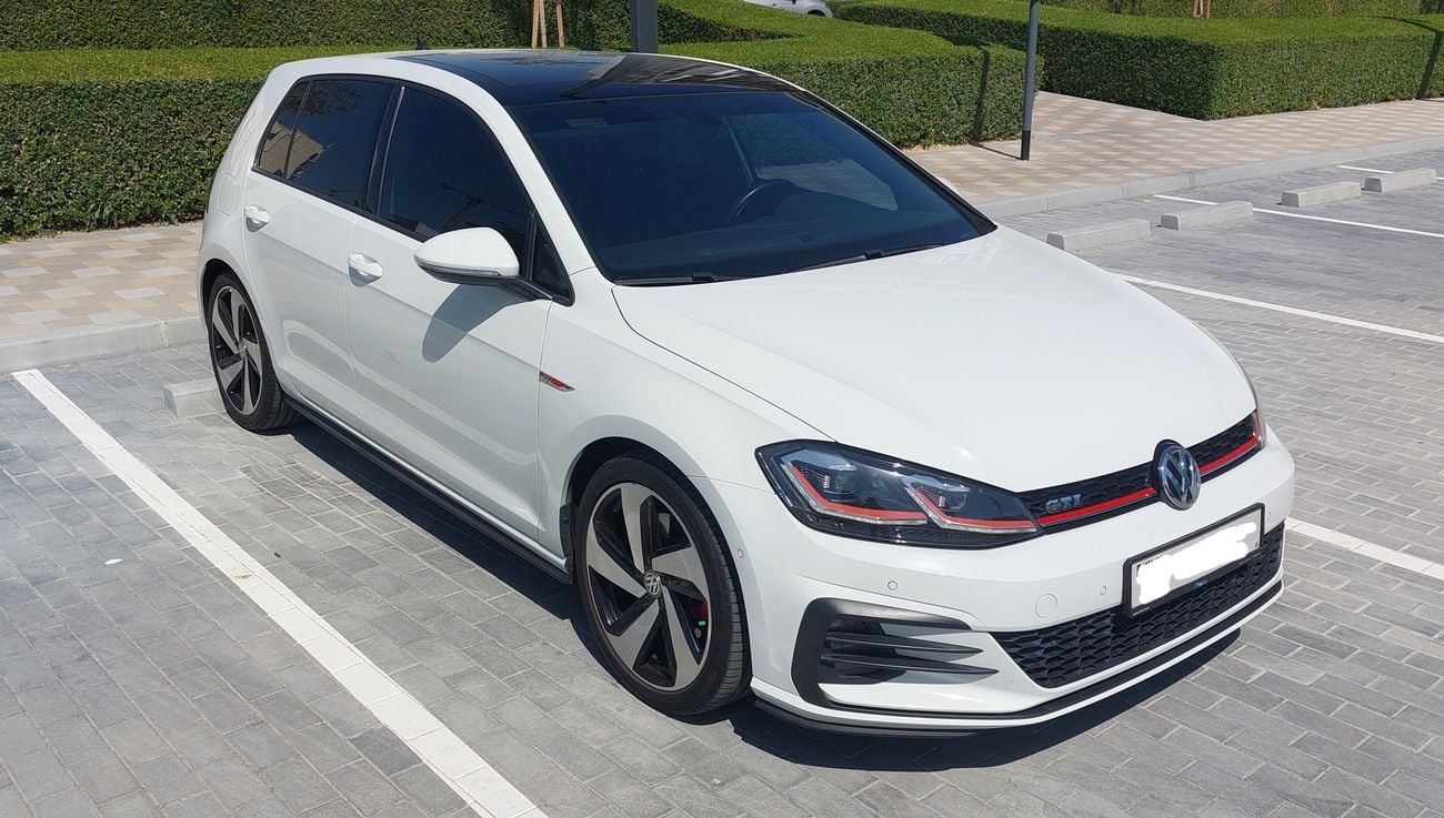 Volkswagen Golf 2018 — DubiCars