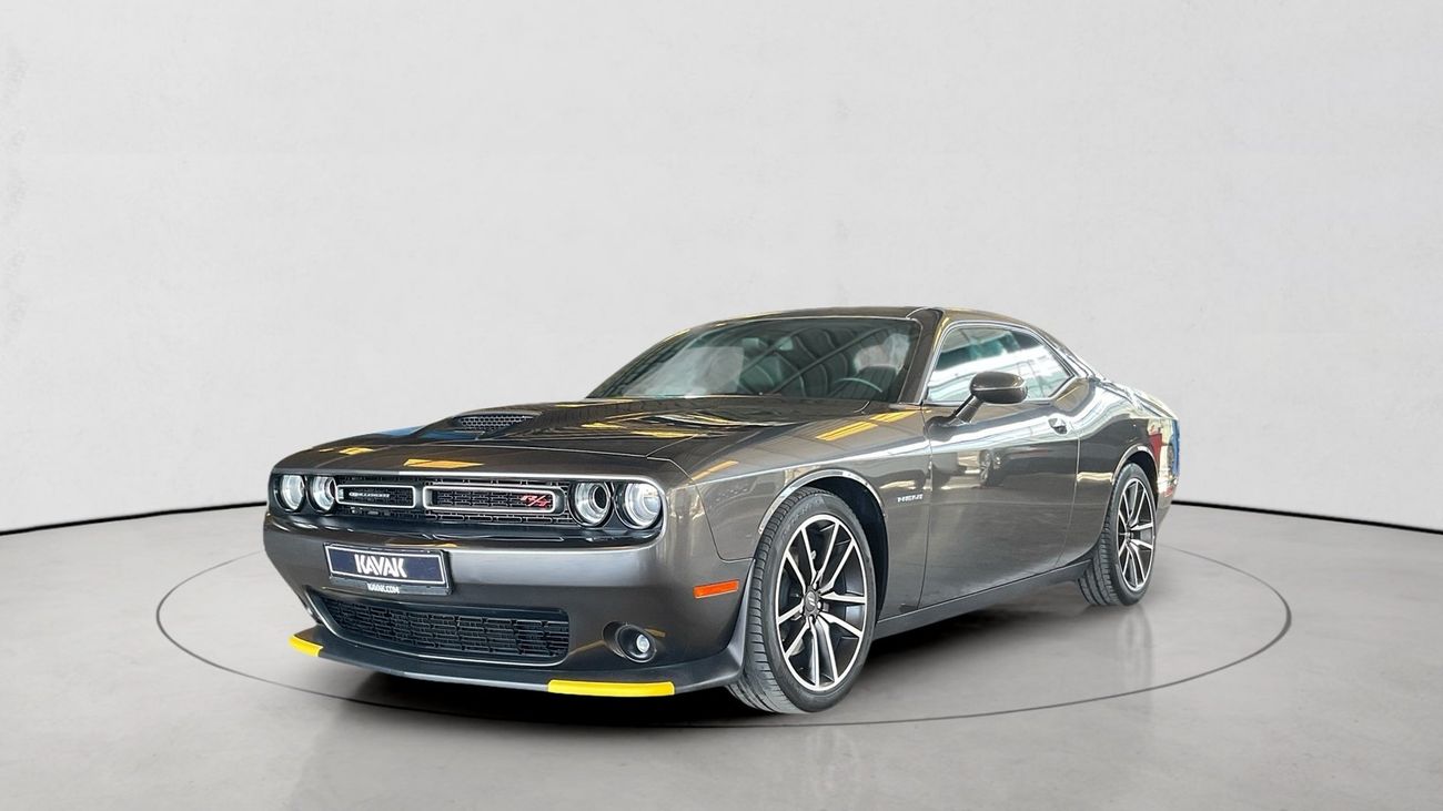 Dodge Challenger 2021 — DubiCars