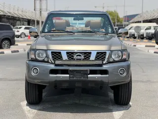 Nissan Patrol Pickup 2012