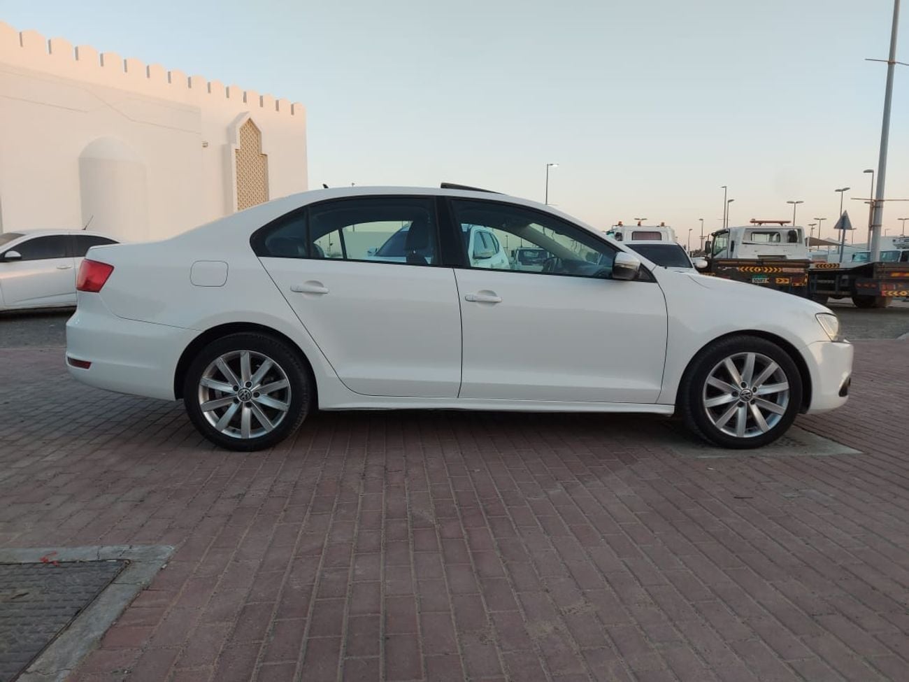 Volkswagen Jetta 2012 — DubiCars