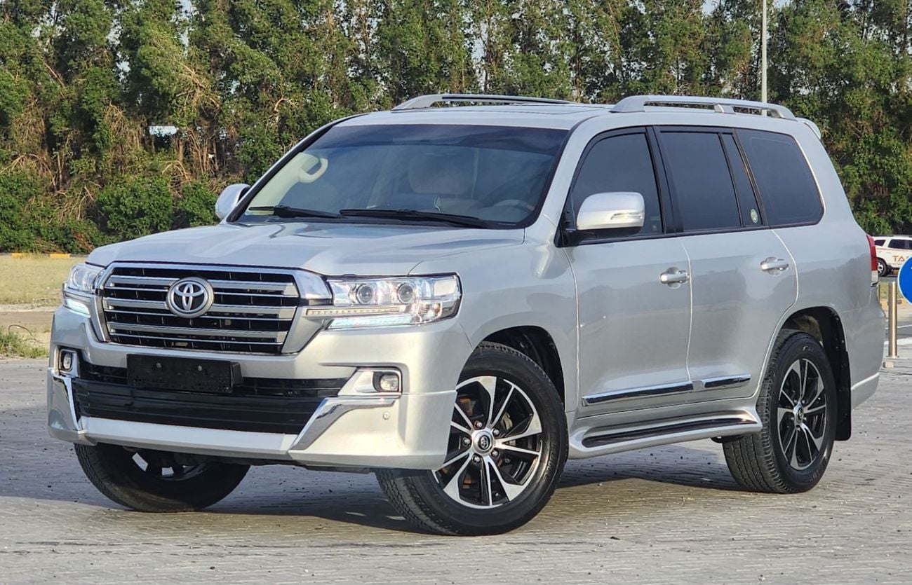 Toyota Land Cruiser 2018 — DubiCars