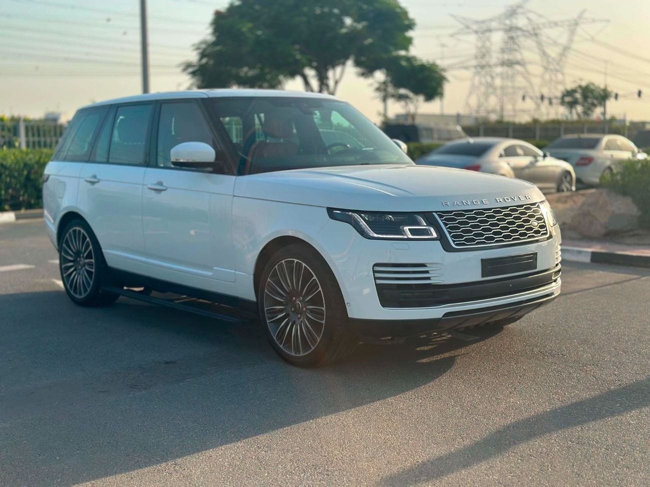 Land Rover Range Rover 2018 — DubiCars