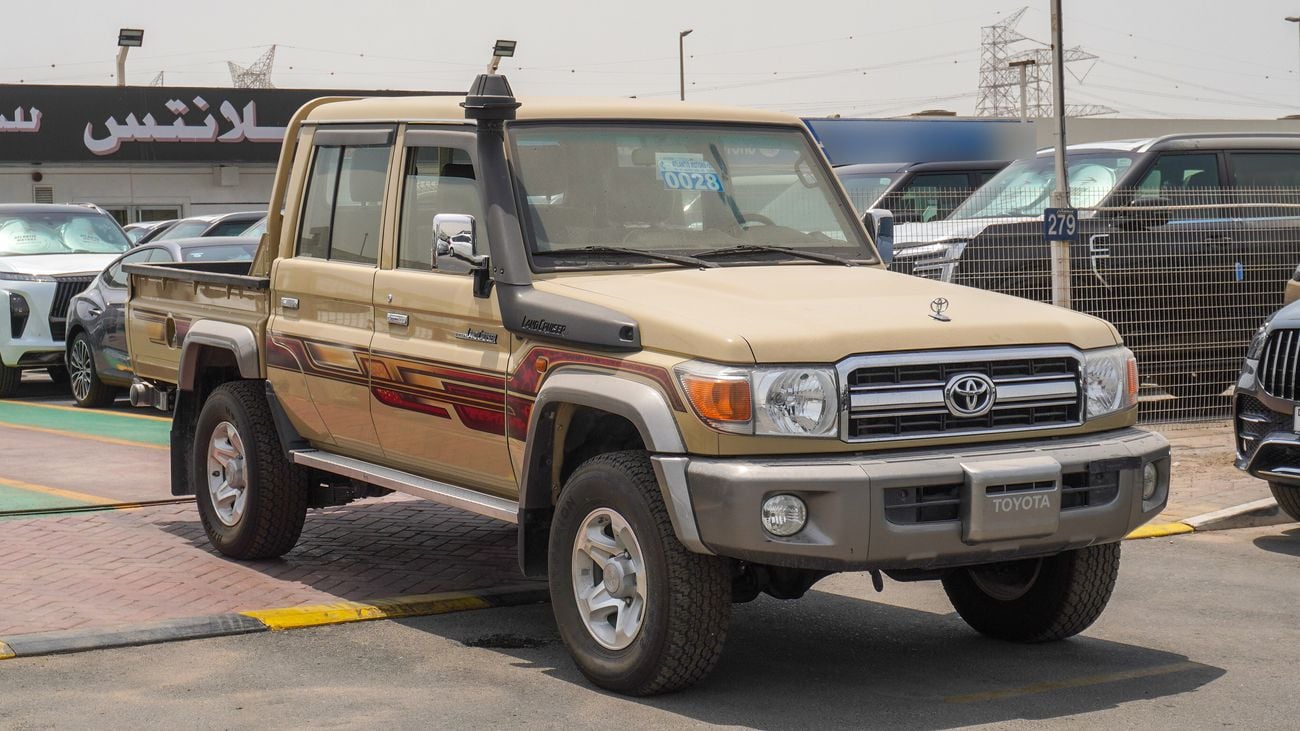 Toyota Land Cruiser Pickup 2017 — DubiCars