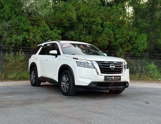 Nissan Pathfinder SV 2023