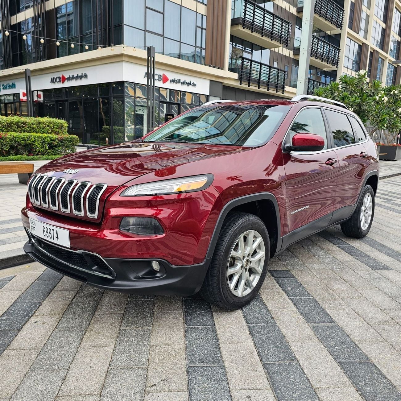 Jeep Cherokee 2018 — DubiCars