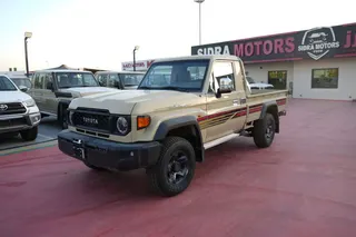 Toyota Land Cruiser Pickup 2025