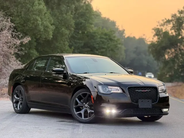 Chrysler 300 2021