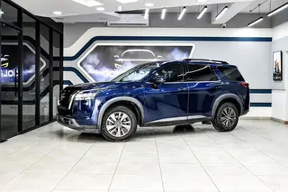 Nissan Pathfinder SV 2022