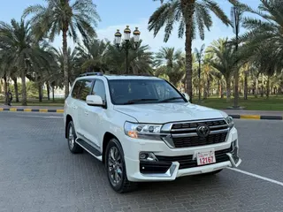 تويوتا لاند كروزر VXR 2016