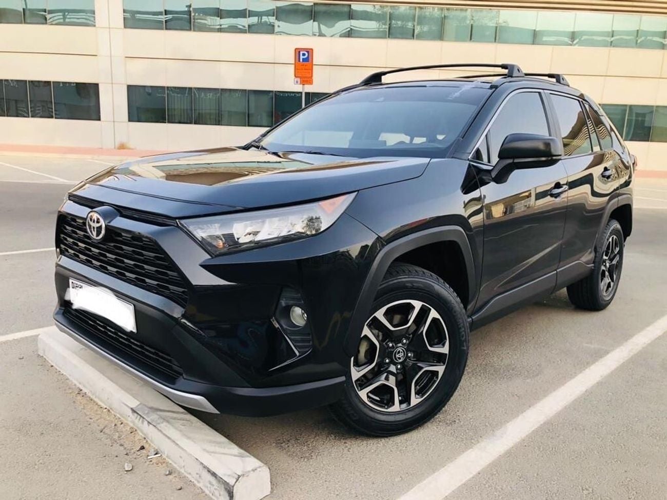 Toyota RAV4 2019 — DubiCars