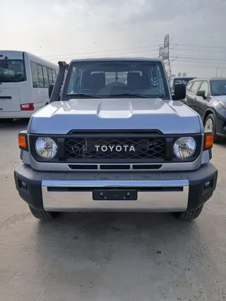 Toyota Land Cruiser Pickup 2025