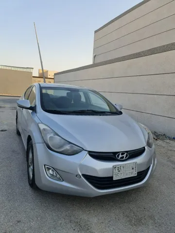 Hyundai Elantra 2012 — YallaMotor