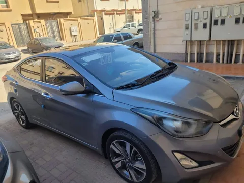 Hyundai Elantra 2015 — YallaMotor