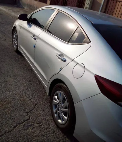Hyundai Elantra 2018 — YallaMotor