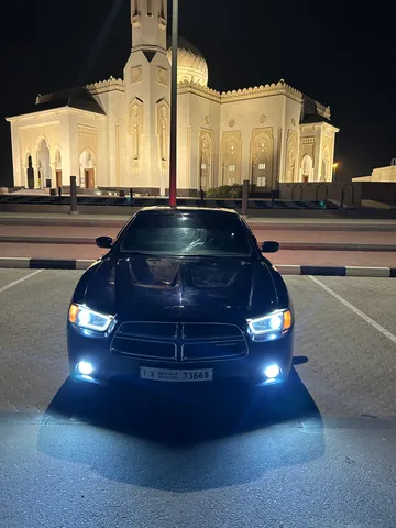 Dodge Charger 2011 — YallaMotor
