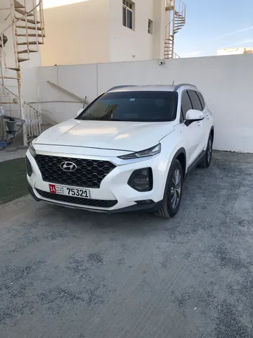 Hyundai Santa Fe 2019 — YallaMotor