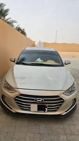 Hyundai Elantra 2018 — YallaMotor