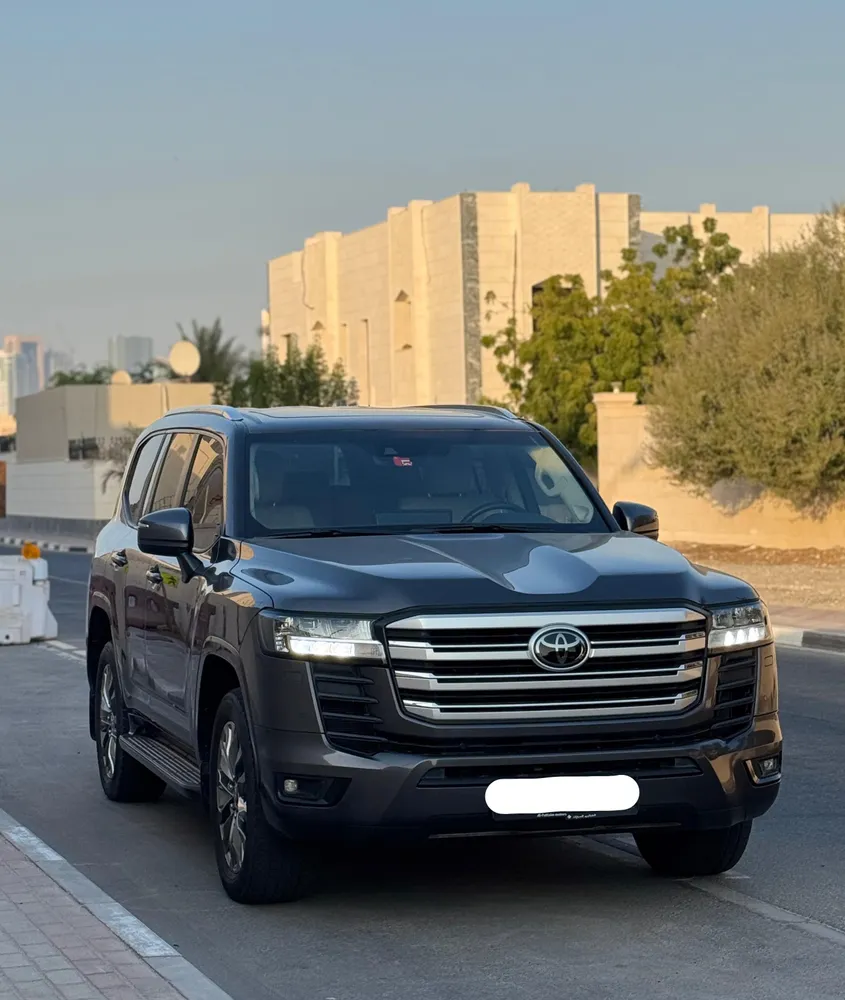 Toyota Land Cruiser 2022 — YallaMotor